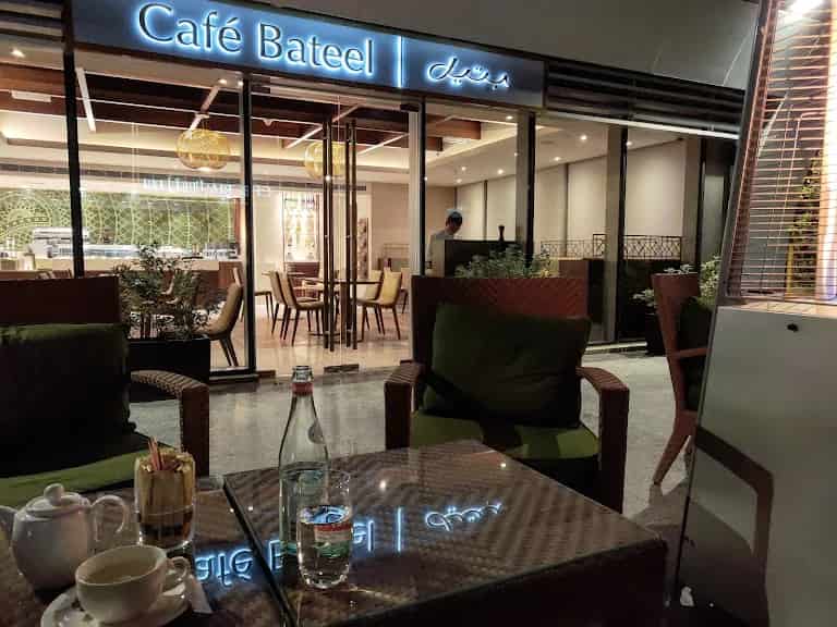 Tahlia-Street-Cafes-Riyadh
